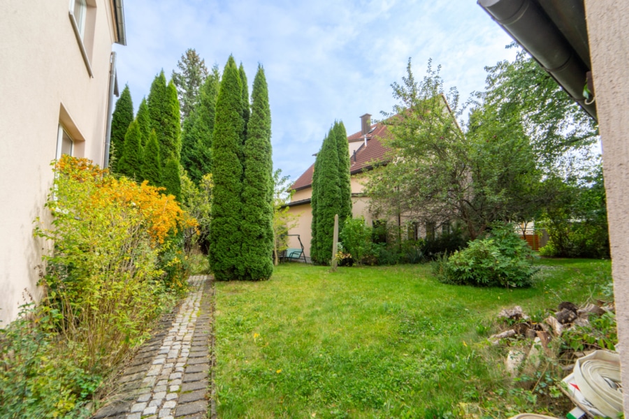 Grundstück - Charmantes Einfamilienhaus mit Einliegerwohnung in Limbach Oberfrohna