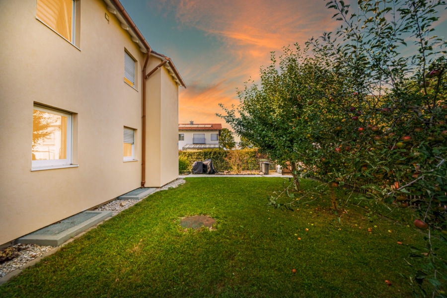 Abenddämmerung - Charmante 2,5-Zimmer-Wohnung mit Südterrasse und Kaminofen