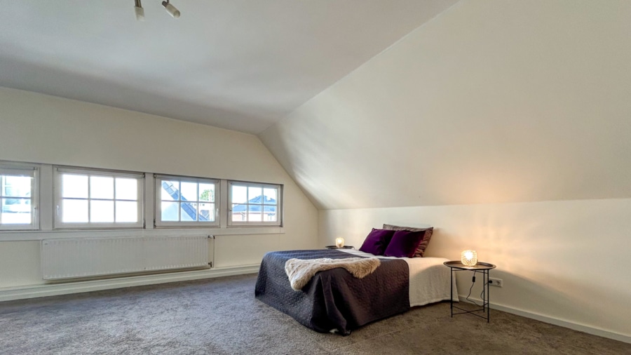 Schlafzimmer - MODERNISIERTER FACHWERKTRAUM IM GRÜNEN MIT EINLADENDER WOHLFÜHLATMOSPHÄRE