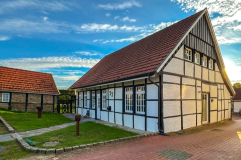 MODERNISIERTER FACHWERKTRAUM IM GRÜNEN MIT EINLADENDER WOHLFÜHLATMOSPHÄRE, 48282 Emsdetten, Landhaus