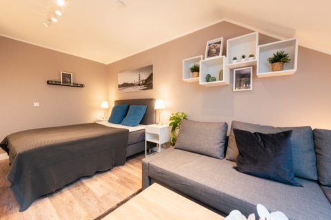 Ideal für Pendler! Voll möbliertes und kernsa­niertes Apartment in Weitmar-Mark, 44795 Bochum / Weitmar, Dachgeschosswohnung