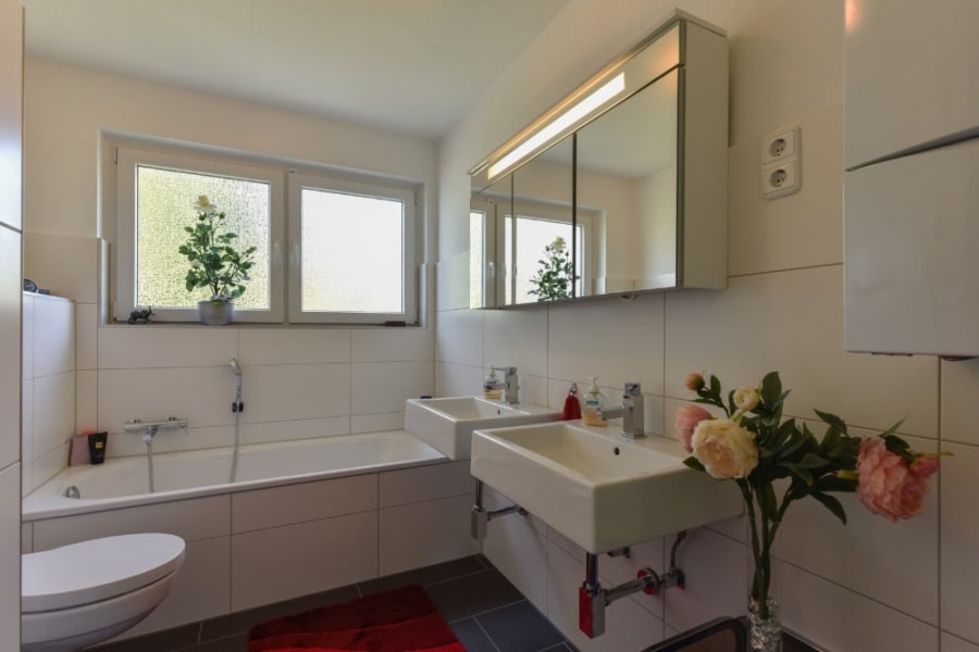 Badezimmer - Wohnungstraum mit Seeblick