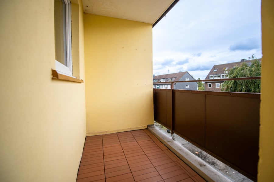 Ansicht_Balkon - Einzimmerwohnung mit Balkon in ruhiger Umgebung