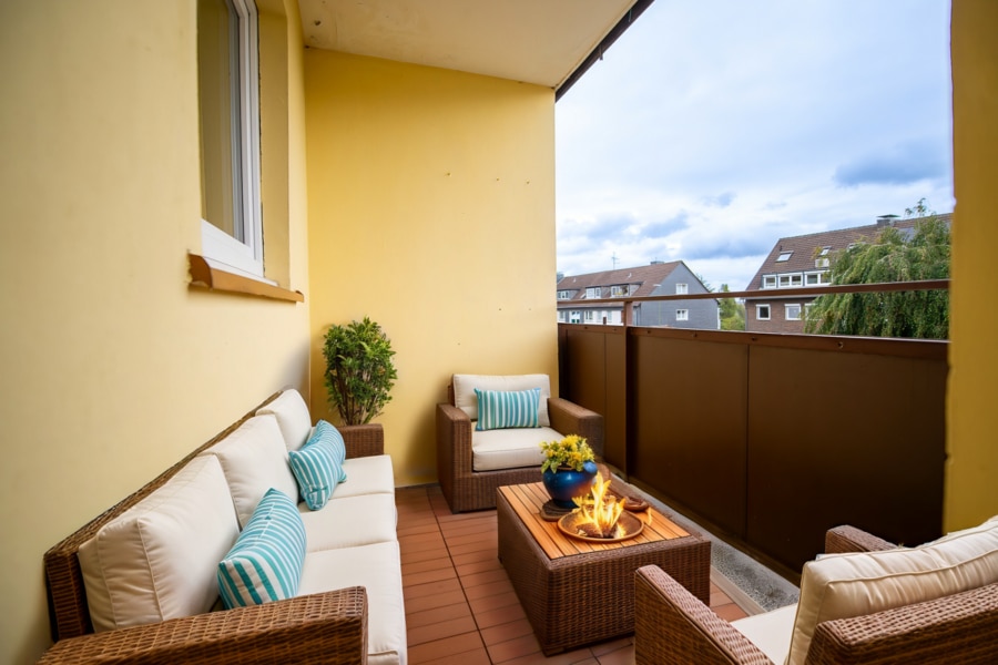 Einrichtungsbeispiel_Balkon - Einzimmerwohnung mit Balkon in ruhiger Umgebung