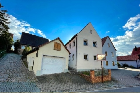 Charmantes Einfa­mi­li­enhaus in Abenberg, 91183 Abenberg, Einfamilienhaus