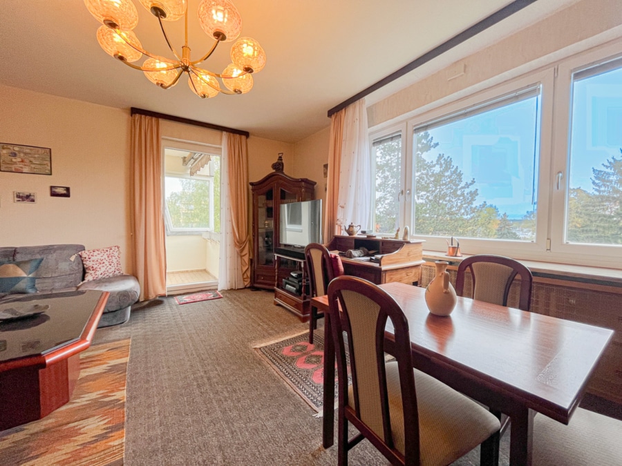 Wohnzimmer - Gemütliche Wohnung mit Balkon und Winterausblick auf den Pichelssee