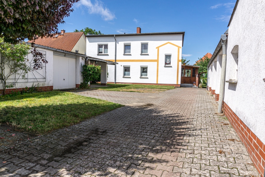 Vorderansicht - Familienglück in Güstrow: Geräumiges Einfamilienhaus in zentraler Lage.