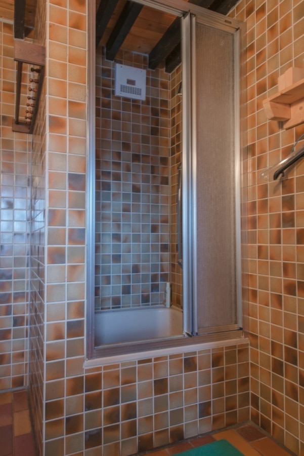 Dusche zur Sauna - Tolles Heim: Glücklich sein!