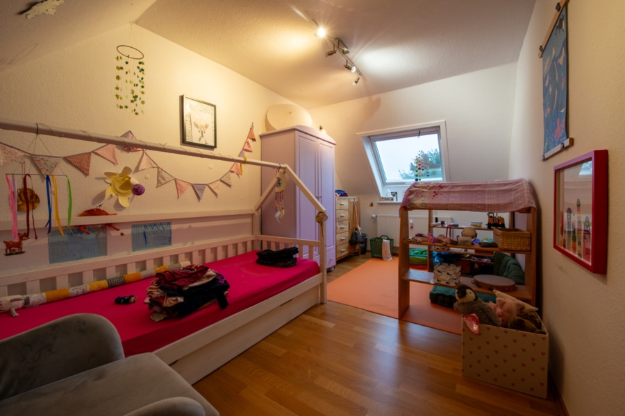 Kinderzimmer - Traumhafte Maisonettewohnung in Essen-Heisingen