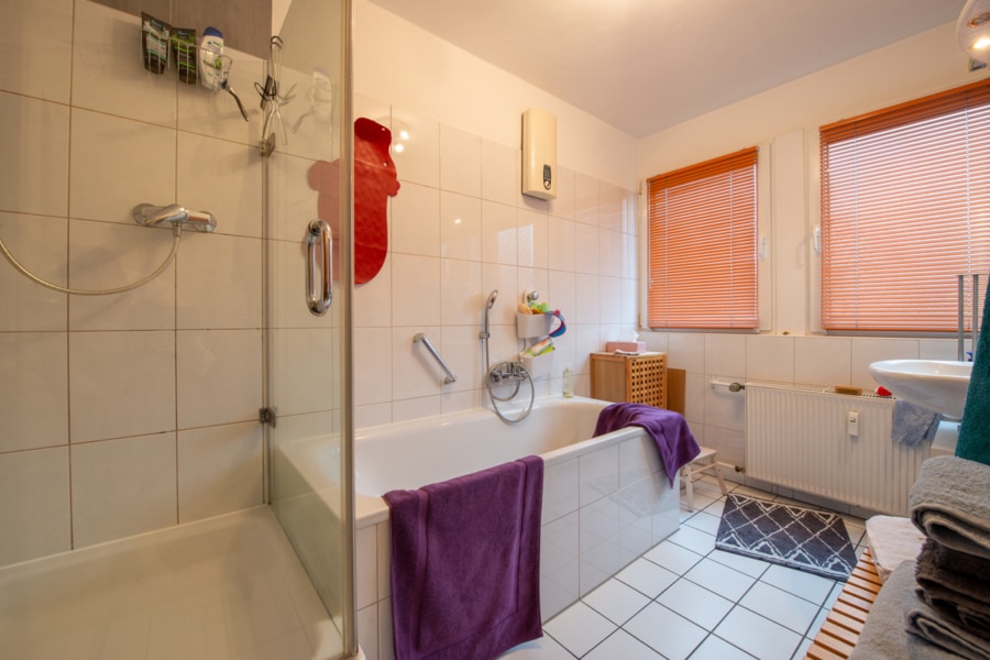 Badezimmer - Traumhafte Maisonettewohnung in Essen-Heisingen