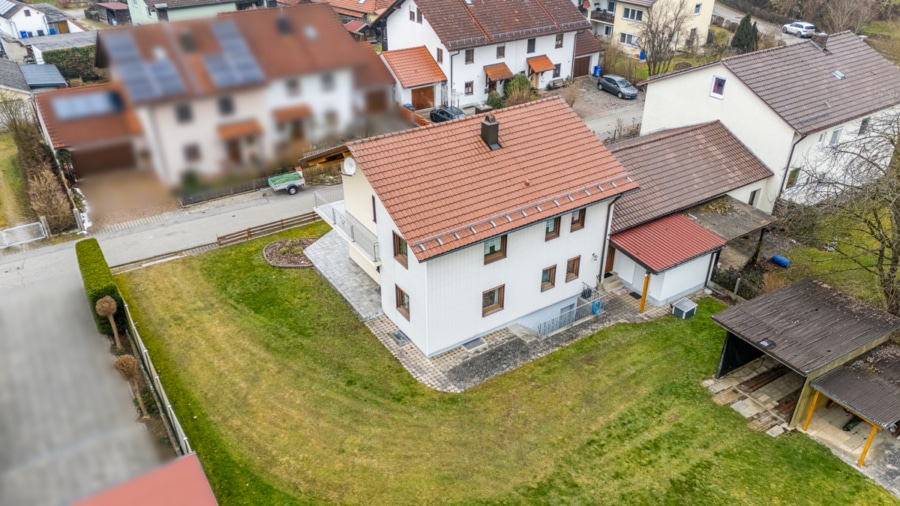 Bild - Charmantes Ein-/Zweifamilienhaus mit großem Garten in zentraler Lage von Haiming