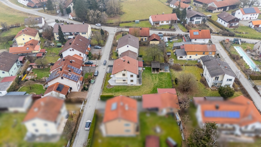 Bild - Charmantes Ein-/Zweifamilienhaus mit großem Garten in zentraler Lage von Haiming