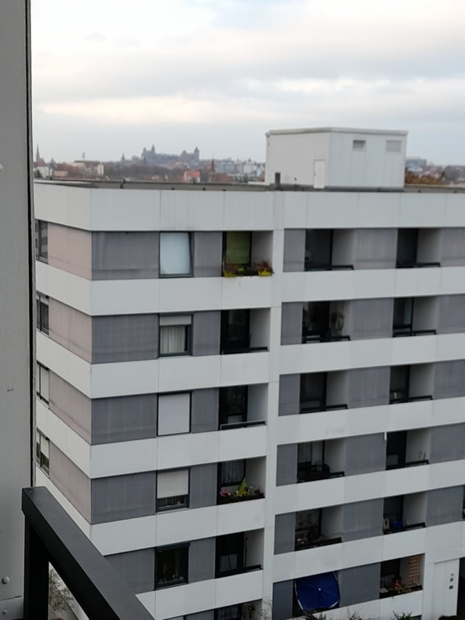 Aussen - Charmantes 1-Zimmer-Appartement mit Balkon und Seeblick in Nürnberg