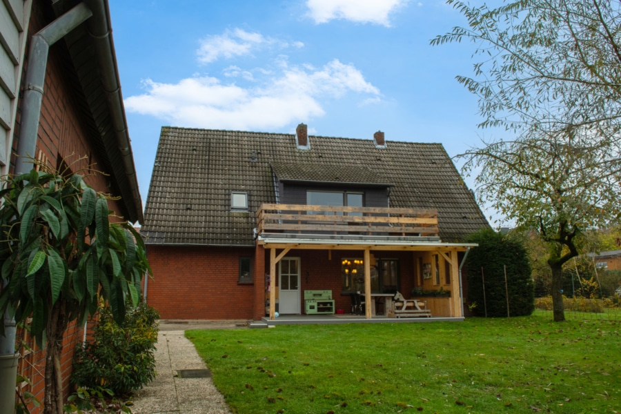 Außenansicht/Garten - Traumhaft modernisiertes Einfamilienhaus im ländlichen Idyll von Obersteinbeck!