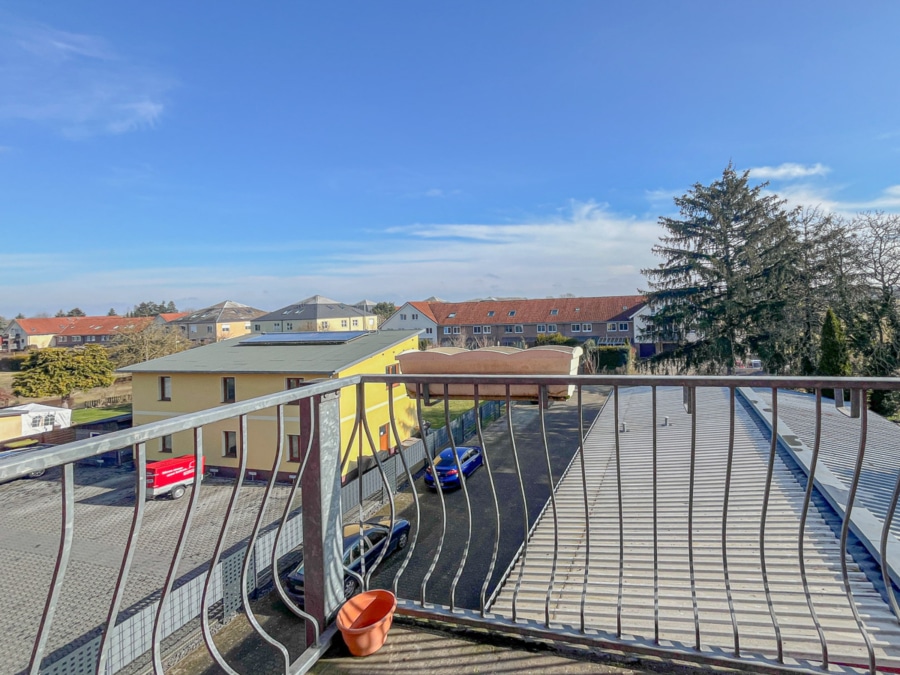 WG 1 Balkon - Vermietetes Mehrfamilienhaus im Berliner Speckgürtel mit stabiler Mieterstruktur