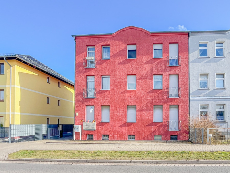 Hausfront - Vermietetes Mehrfamilienhaus im Berliner Speckgürtel mit stabiler Mieterstruktur