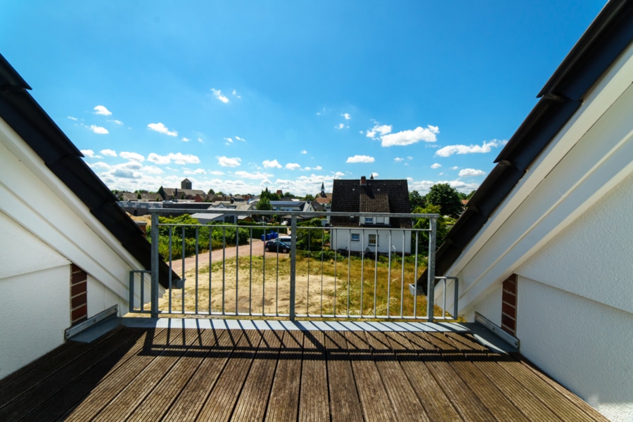 Balkon - Wohnen im Herzen von Recke: Stilvolle Dachgeschosswohnung!