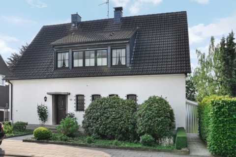 Mit Weitblick in die Zukunft! Zweifa­mi­li­enhaus mit Traum­grund­stück in Bestlage von Haarzopf!, 45149 Essen, Zweifamilienhaus