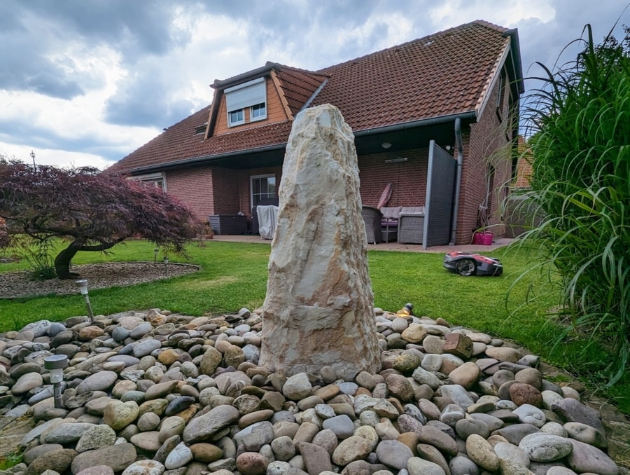 Brunnen - Ihr neues Zuhause: Zweifamilienhaus mit Einliegerwohnung und großem Grundstück in Langenhagen!