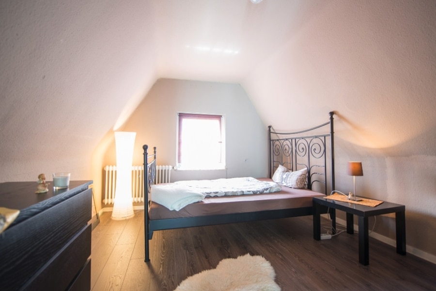 Gästezimmer im Dachgeschoss - Villa Sunshine