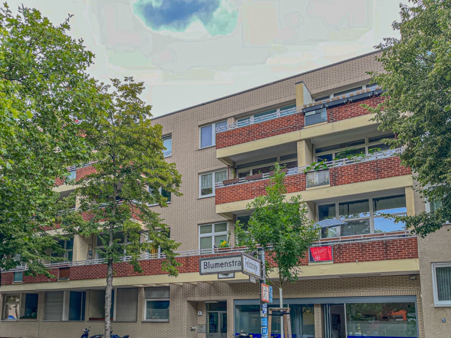 Hausfront - Charmante Wohnung in Spandau | Ruhige Lage | Vollmöbliert und im Top Zustand