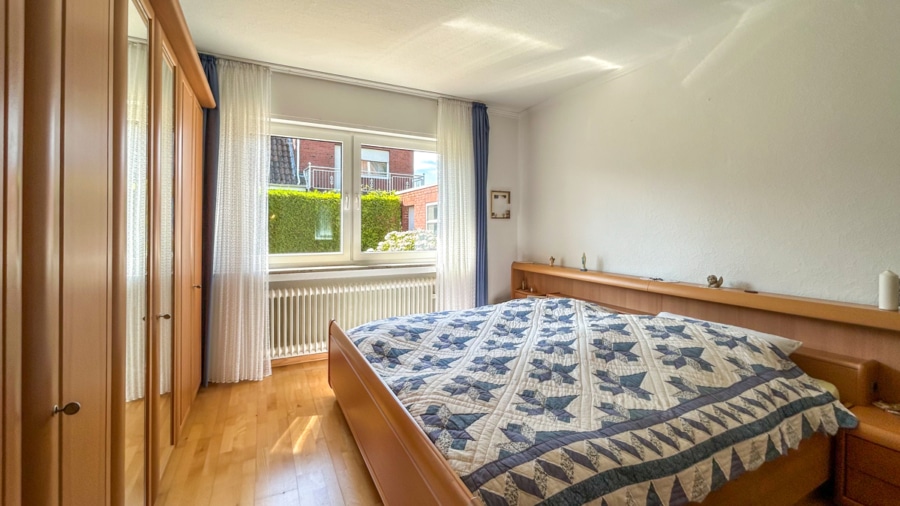 Schlafzimmer EG - WILLKOMMEN ZUHAUSE - WOHNEN MIT PERSPEKTIVE