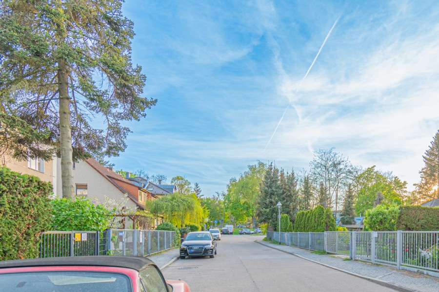 Straße - Maisonette in Seenähe | Wohnen und Investieren am Pichelssee