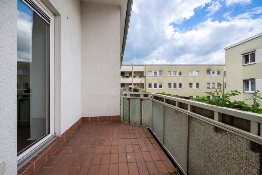 Balkon Ansicht 2 - Zentral gelegene 3-Zimmer-Wohnung mit Balkon und viel Platz zur individuellen Gestaltung