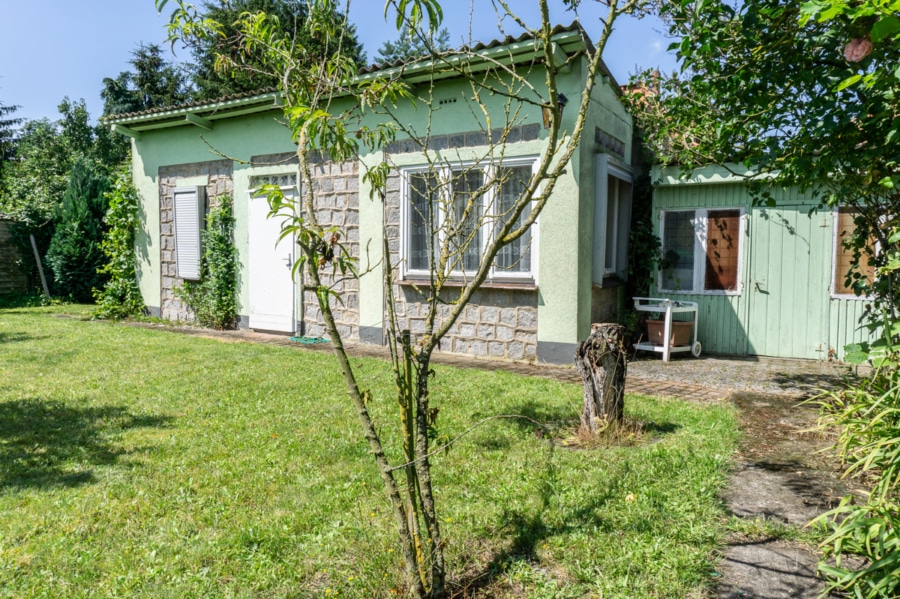 Bungalow - Familienglück im Zentrum von Güstrow: Großzügiges Grundstück mit Einfamilienhaus.