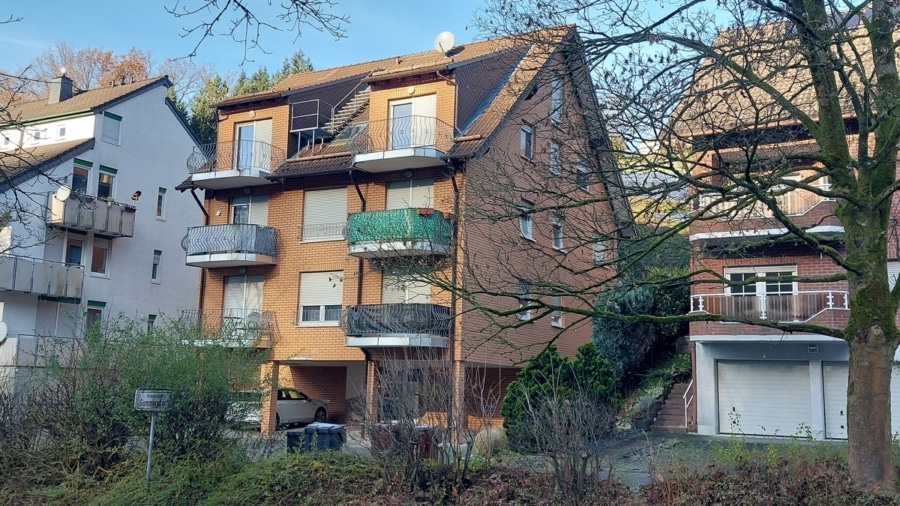 Straßenansicht - Mehrfamilienhaus Renditeobjekt